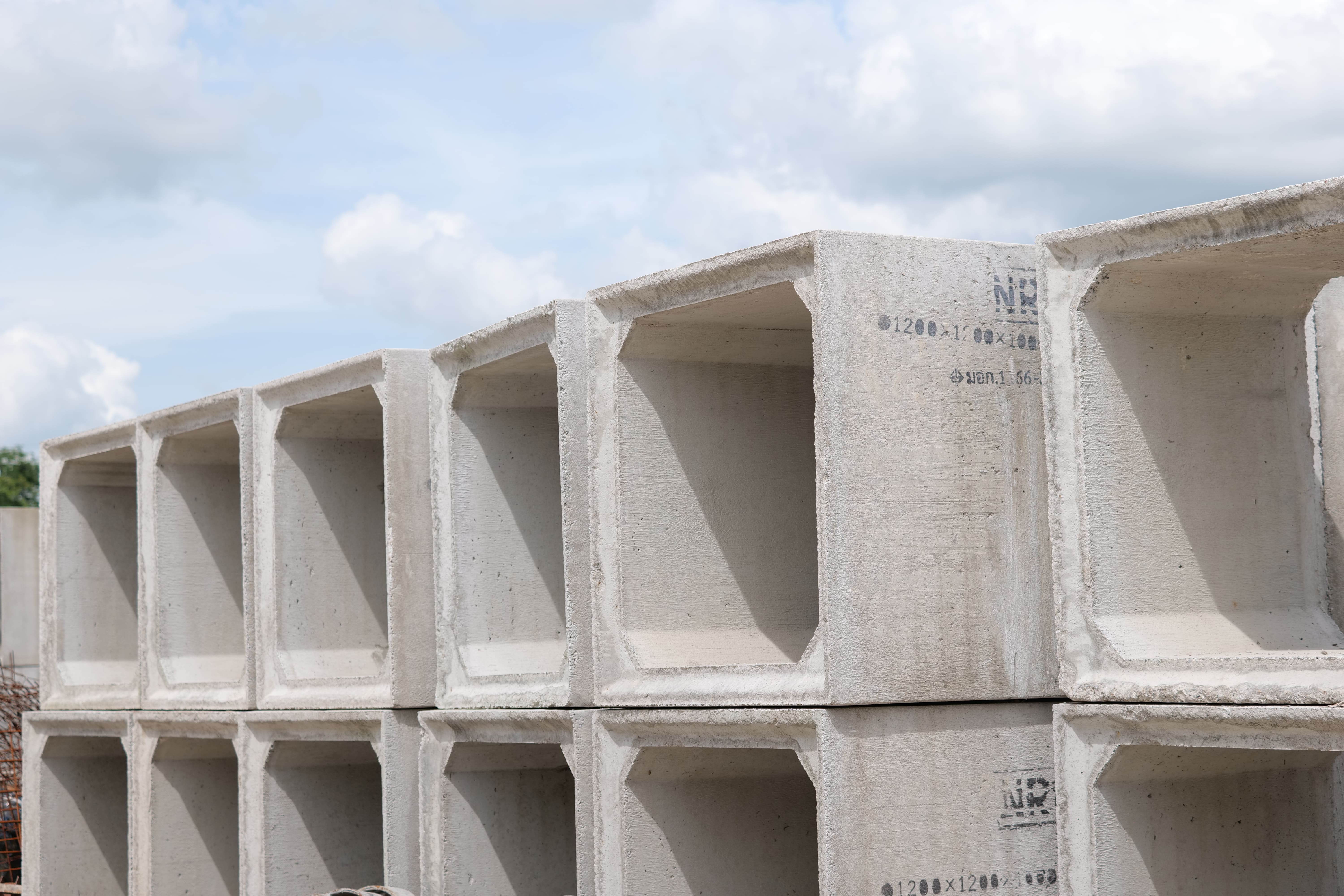 ท่อคอนกรีตเสริมเหล็กหล่อสำเร็จรูปสี่เหลี่ยม ขนาด 120 x120x100 ซม. ( Box culvert ) รูปที่ 3