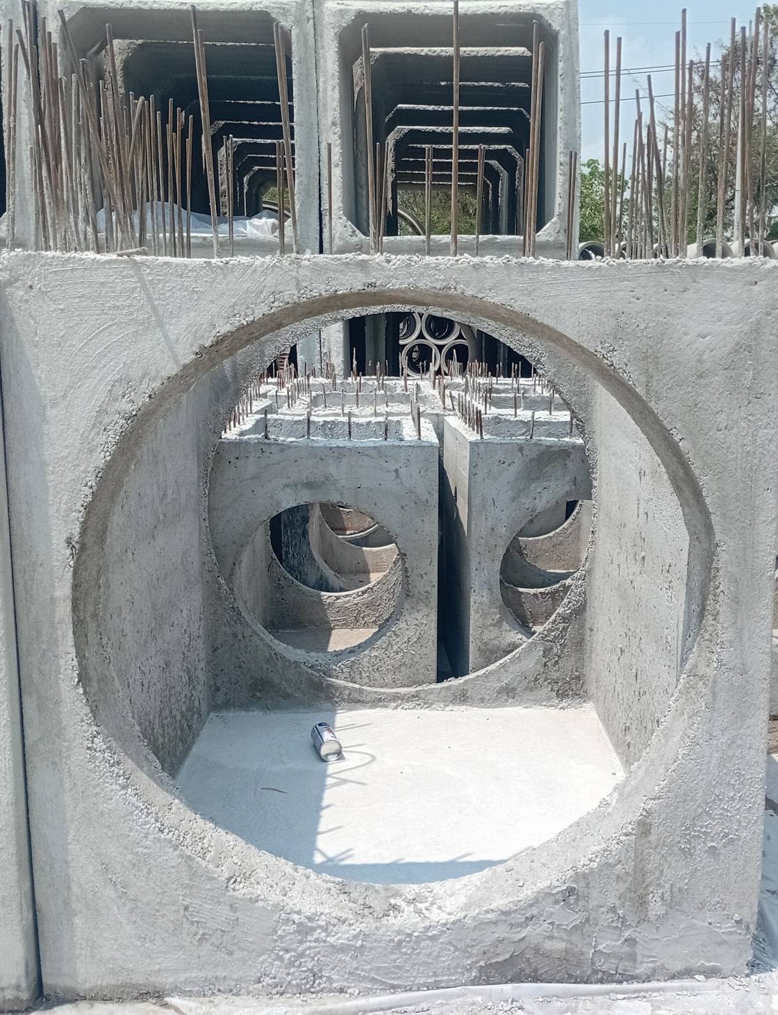บ่อพักท่อระบายน้ำคอนกรีต เสริมเหล็ก  สำหรับ ท่อ 100 ( MAN HOLE )