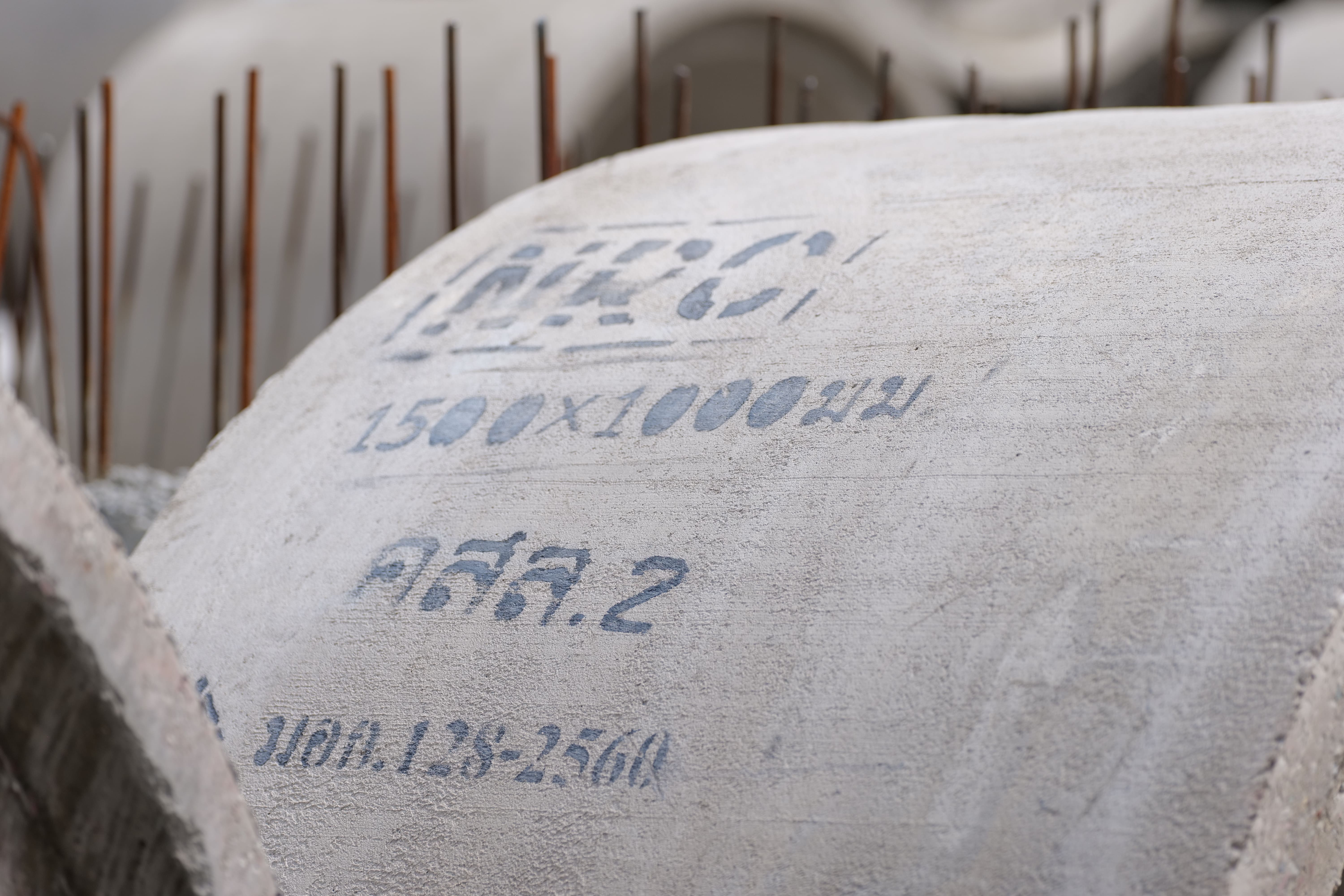 ท่อระบายน้ำคอนกรีตเสริมเหล็ก ขนาด 150 x 100 ซม.คุณภาพ คสล.2 รูปที่ 2